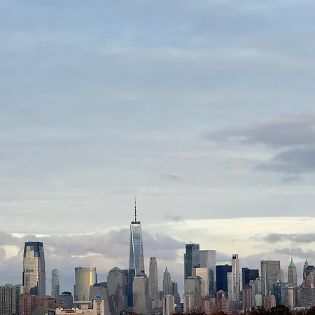 Stunning Nyc Rooftop Views Minutes Away From Nyc 2 Bedroom 2 Bath
